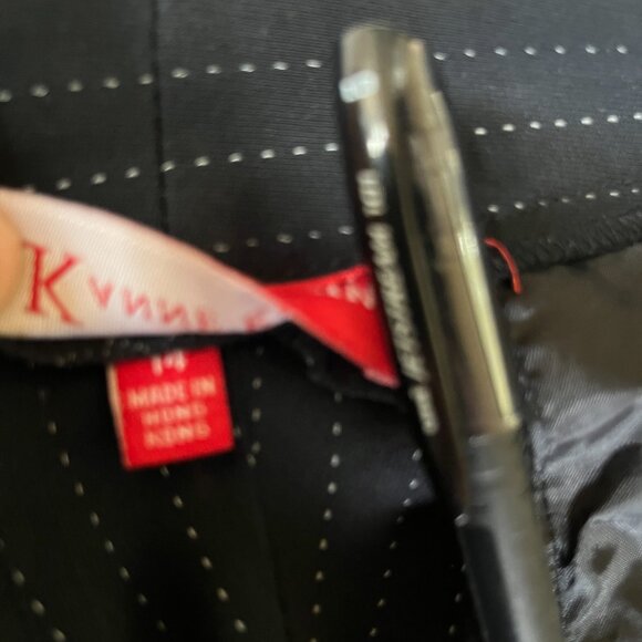 ANNE KLEIN 14 NAVY BLUE  Pinstripe 2-piece Jacket PANT SUIT - A Classic ! - Picture 9 of 13